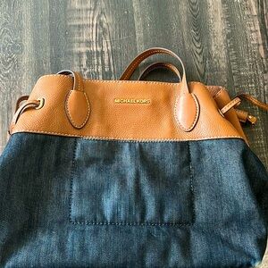 Michale kors shoulder bag 100% real